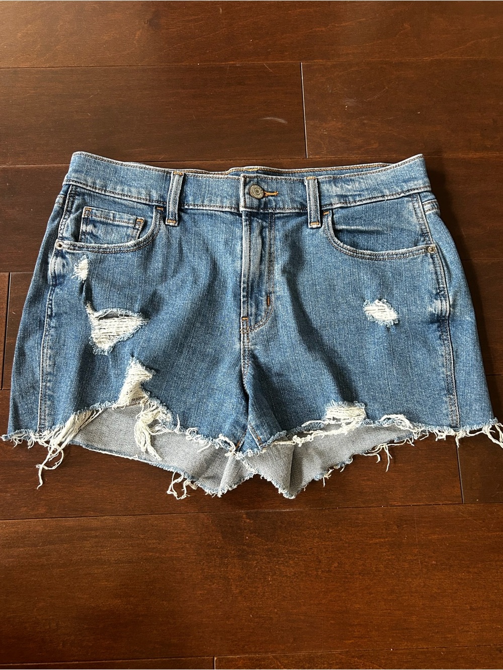 Old Navy Boyfriend Short Mid-Rise Distressed Light Blue Denim Shorts